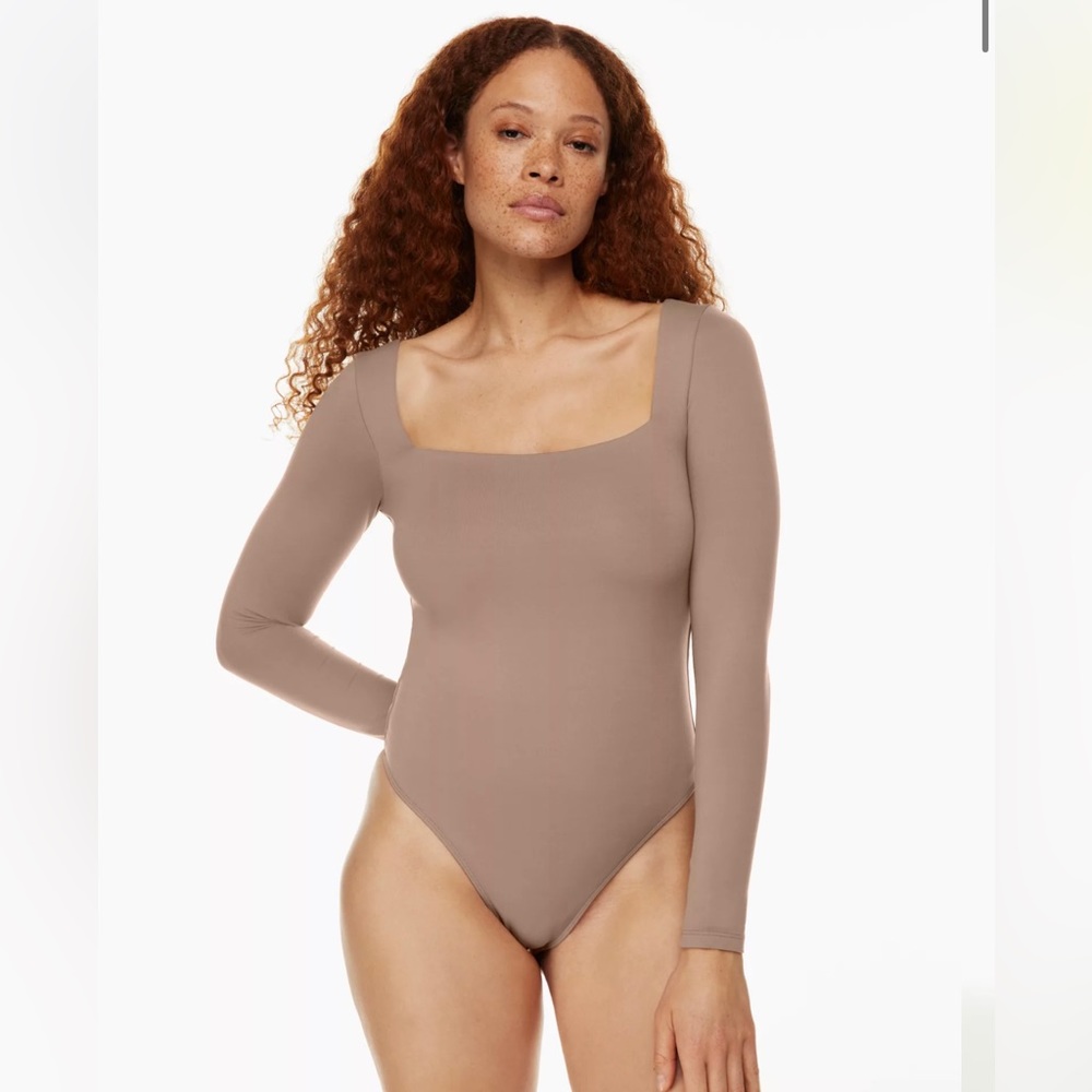 Babaton Contour Squareneck Longsleeve Bodysuit, Size M